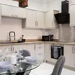 Luxury Apartment! *