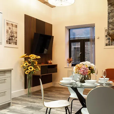 Luxury Apartment!