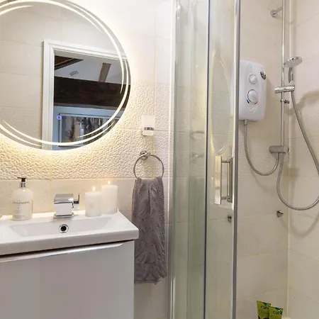 Luxury Apartment! 公寓 布雷得佛